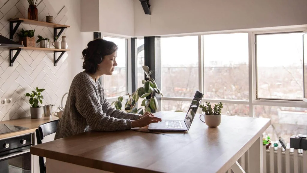 Top 10 Tools and Services Every Airbnb Host Should Be Using in 2025