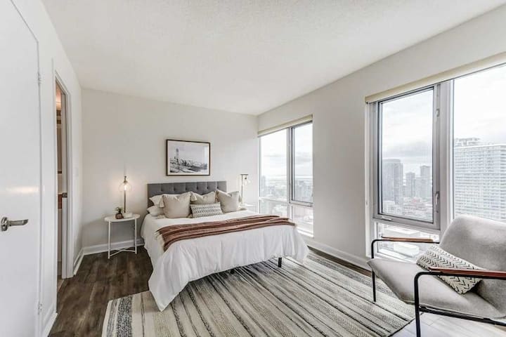 short-term vs long-term furnished rental