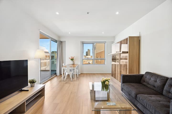 who maintains furniture in rental