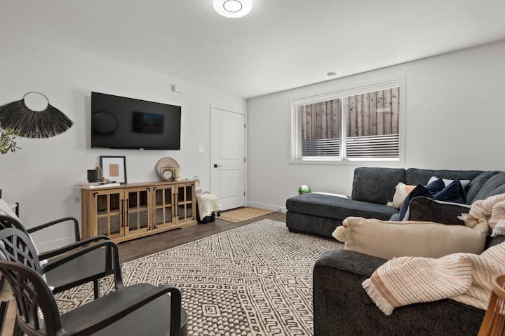 how to stage a furnished apartment