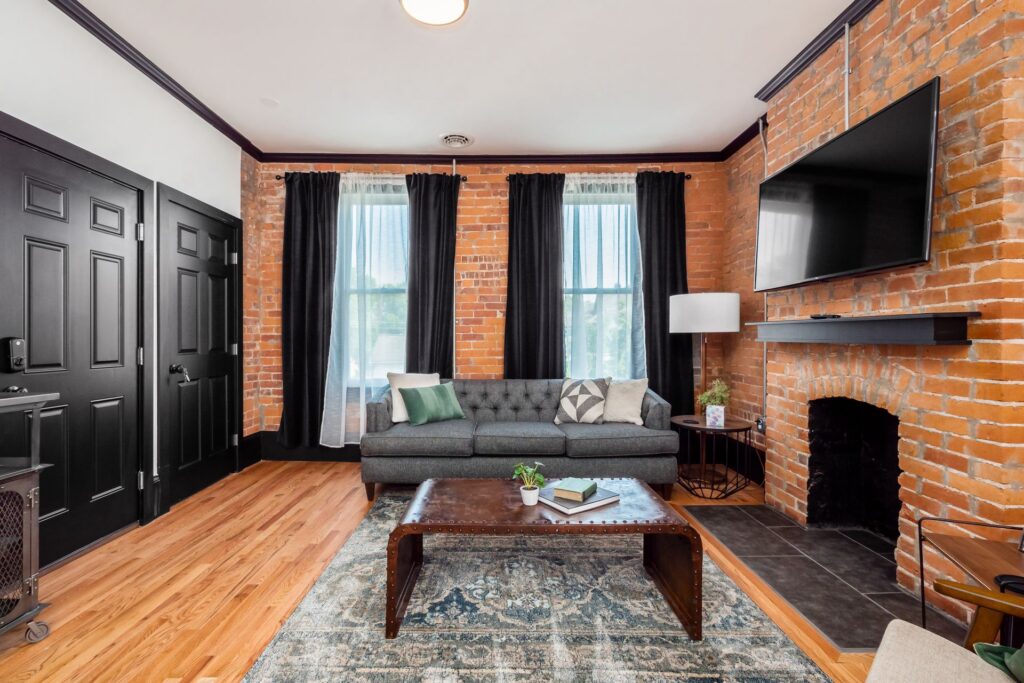 airbnb turnover cleaning tips